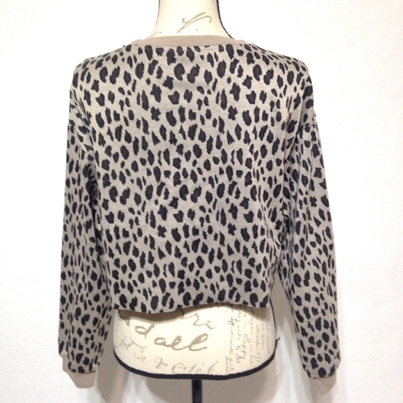 SHEIN CROPPED SWEATSHIRT W/ LEOPARD PRINT DETAIL M - Picture 6 of 8